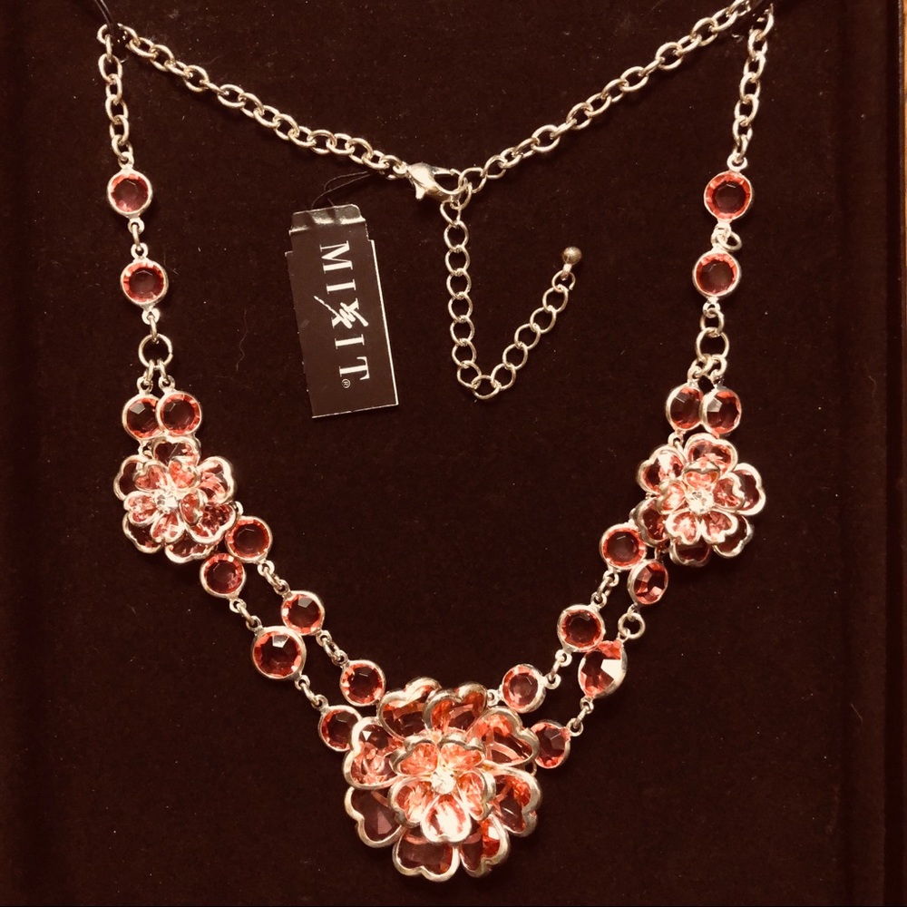 Mixit Flower Statement Necklace NWT